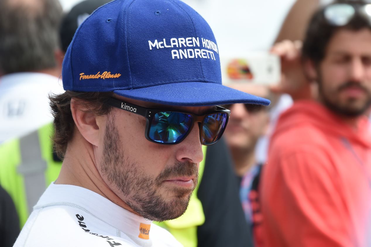 500 Millas de Indianápolis: Alonso, fuera de carrera al romper el motor