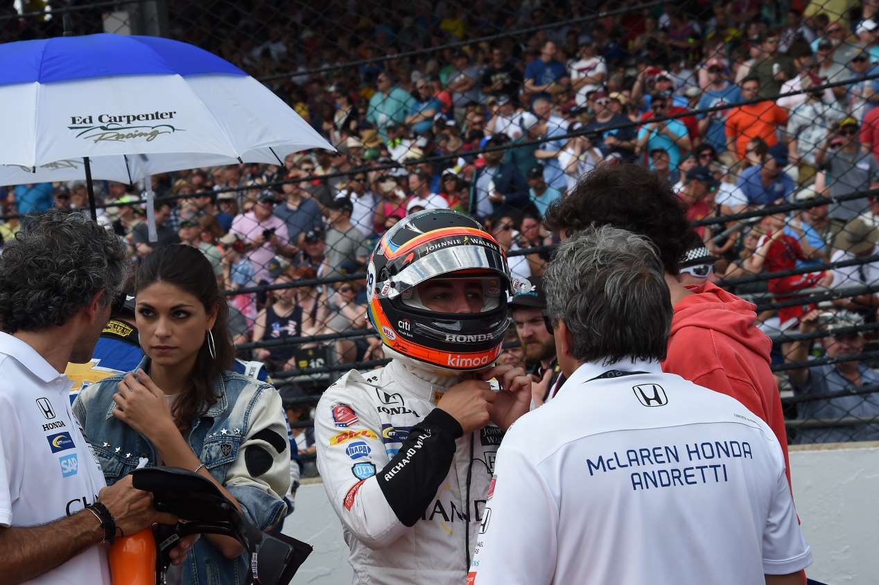 500 Millas de Indianápolis: Alonso, fuera de carrera al romper el motor