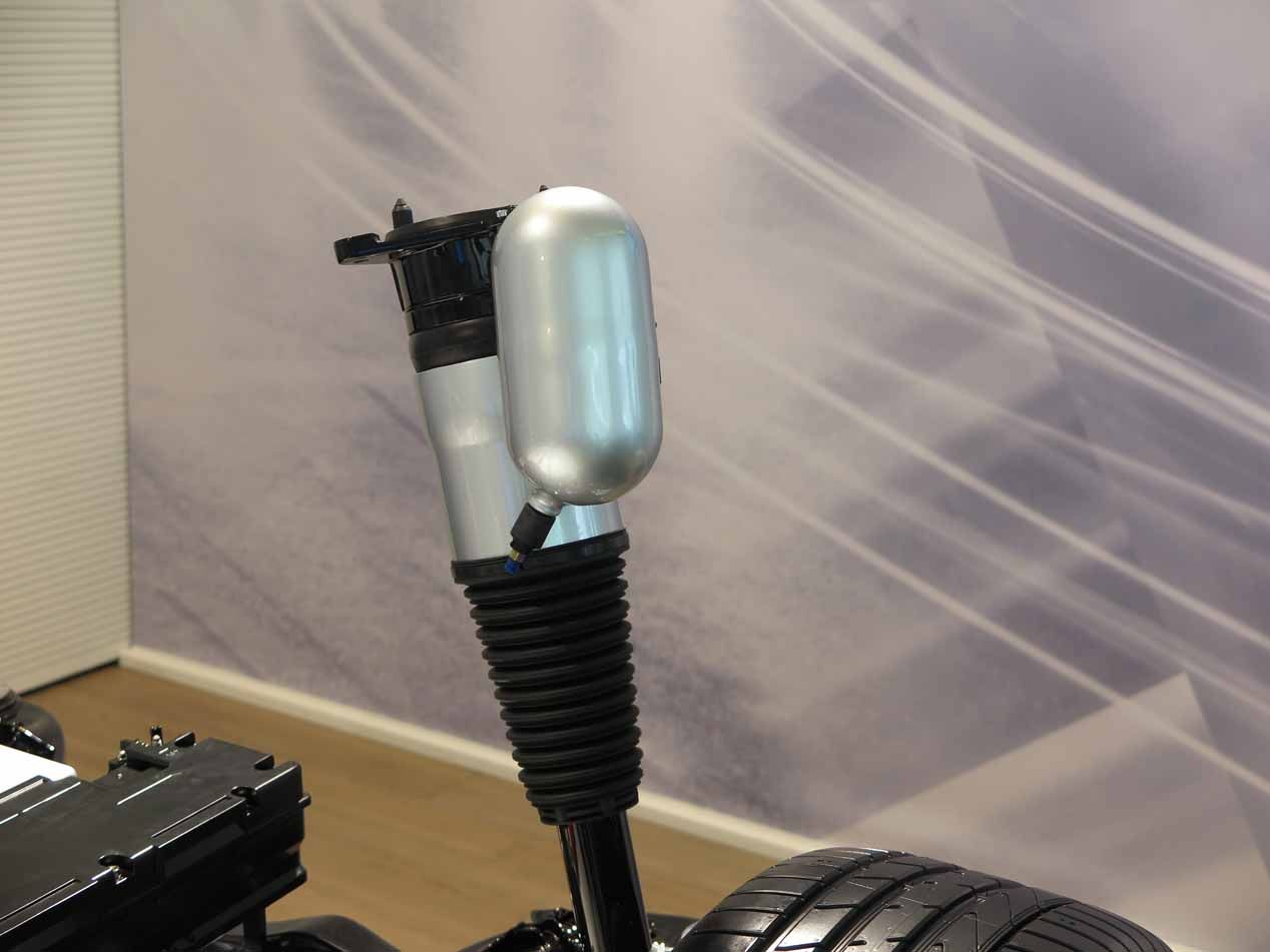 Amortiguación eléctrica en el Audi A8 y ¿suspensión pendular para aumentar el confort y evitar el mareo?