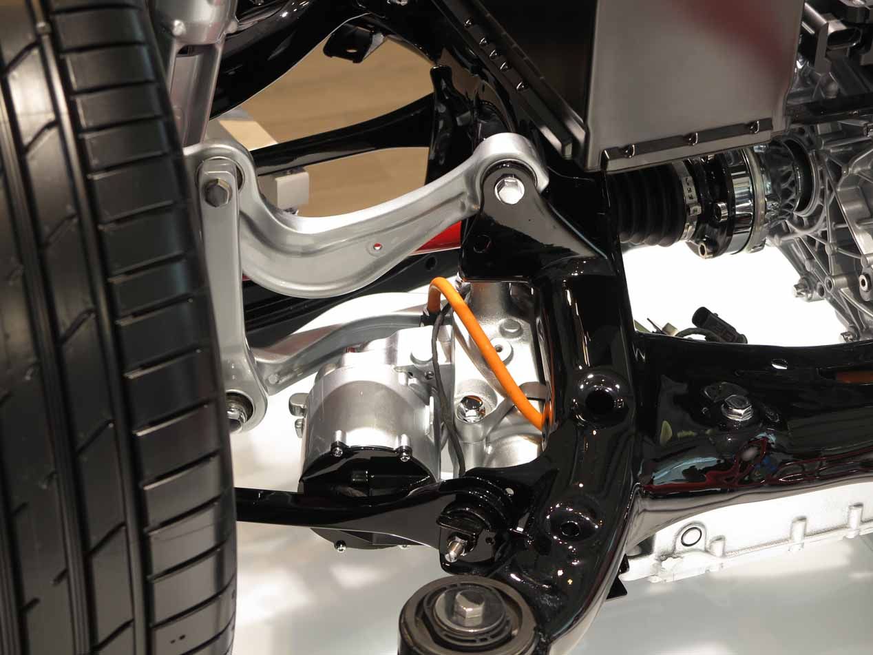 Amortiguación eléctrica en el Audi A8 y ¿suspensión pendular para aumentar el confort y evitar el mareo?