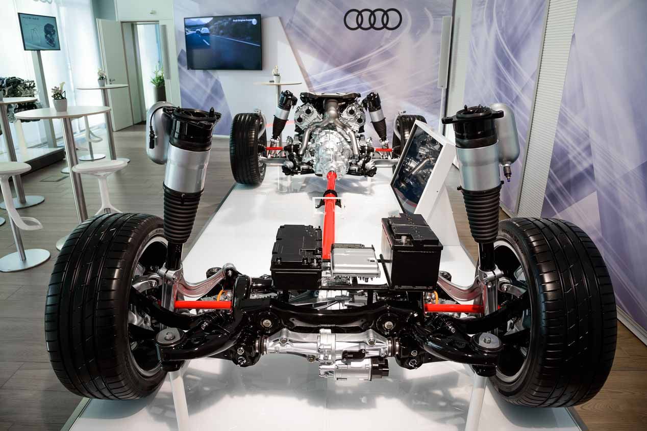 Amortiguación eléctrica en el Audi A8 y ¿suspensión pendular para aumentar el confort y evitar el mareo?