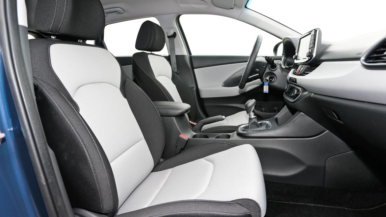 Hyundai i30 1.0 TGDI vs Volkswagen Golf 1.0 TSI, asalto al líder