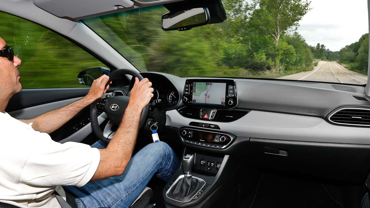 Hyundai i30 1.0 TGDI vs Volkswagen Golf 1.0 TSI, asalto al líder