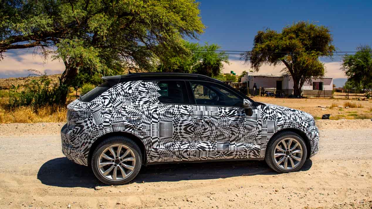 El Skoda Karoq y el VW T-Roc, en imágenes