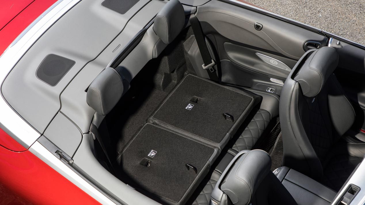 Mercedes E Cabrio, un cabrio cómodo, lujoso y tecnológicamente muy avanzado