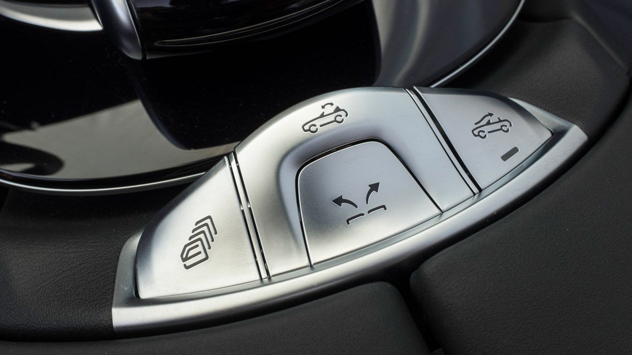Mercedes E Cabrio, un cabrio cómodo, lujoso y tecnológicamente muy avanzado