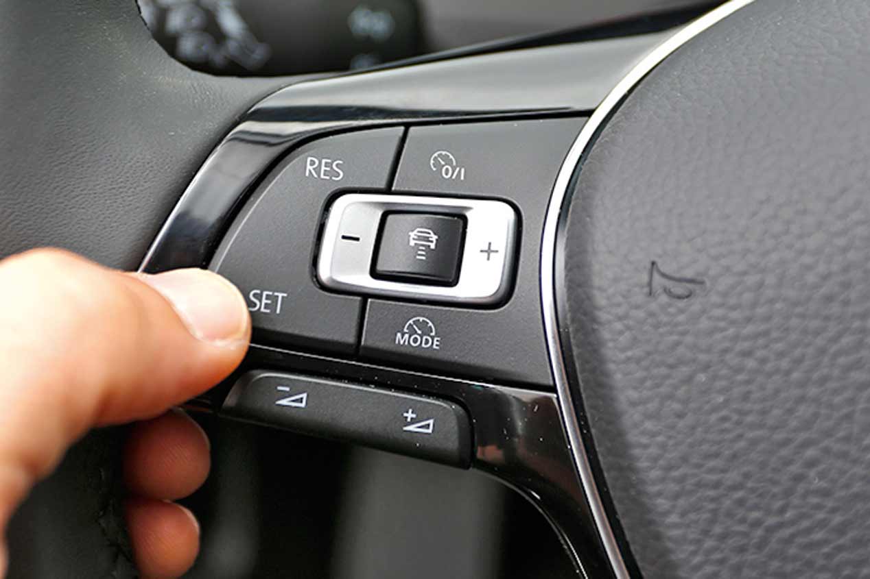 Honda Civic 1.0 I-VTEC Turbo vs VW Golf 1.0 TSI, a prueba