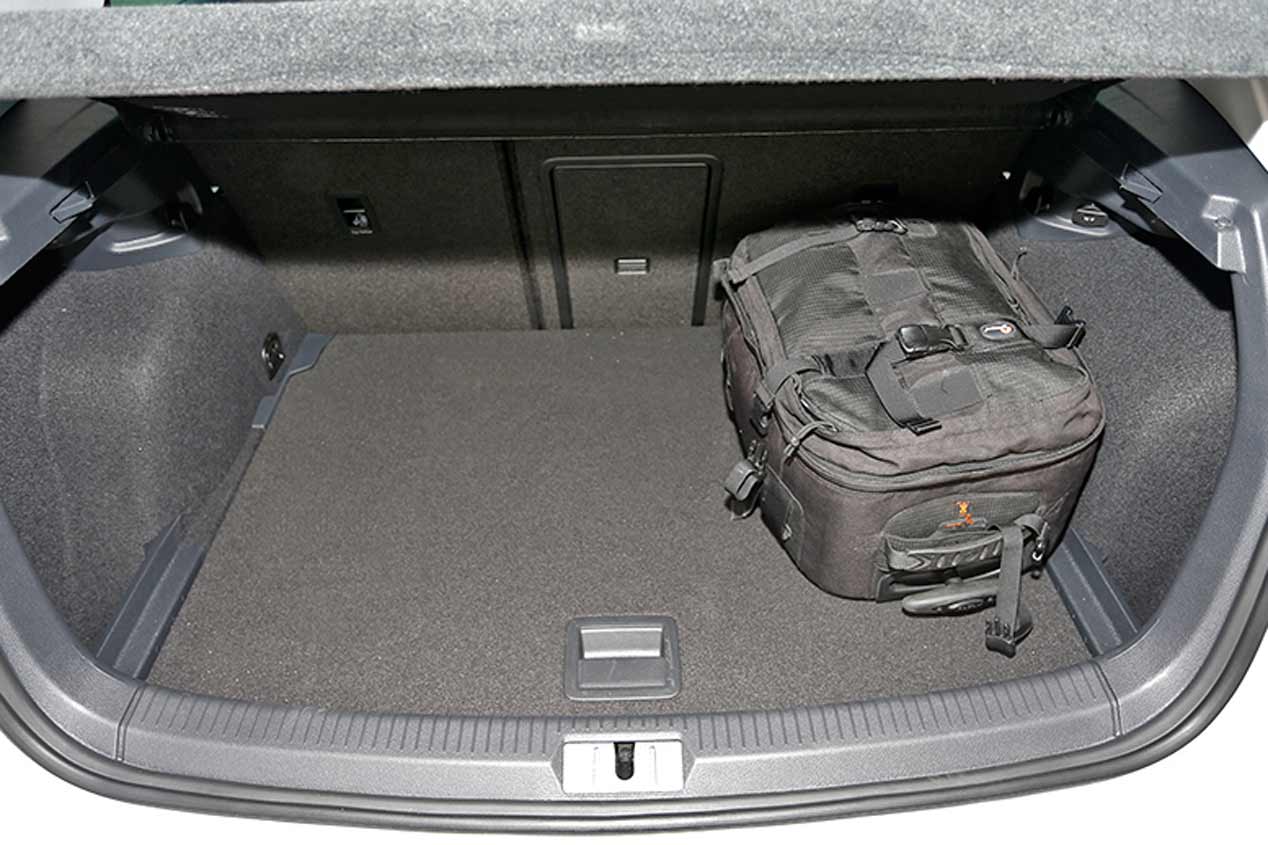 Honda Civic 1.0 I-VTEC Turbo vs VW Golf 1.0 TSI, a prueba