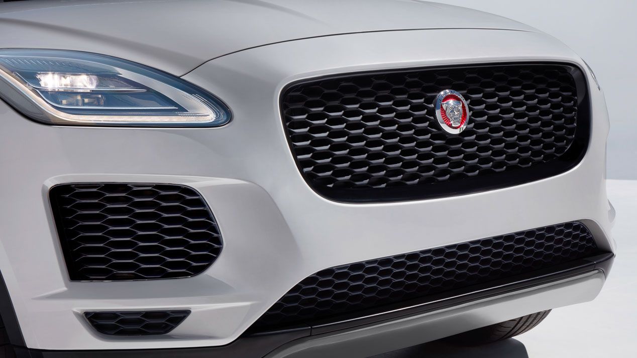 Jaguar E-Pace contra sus rivales BMW X1 y Mercedes GLA