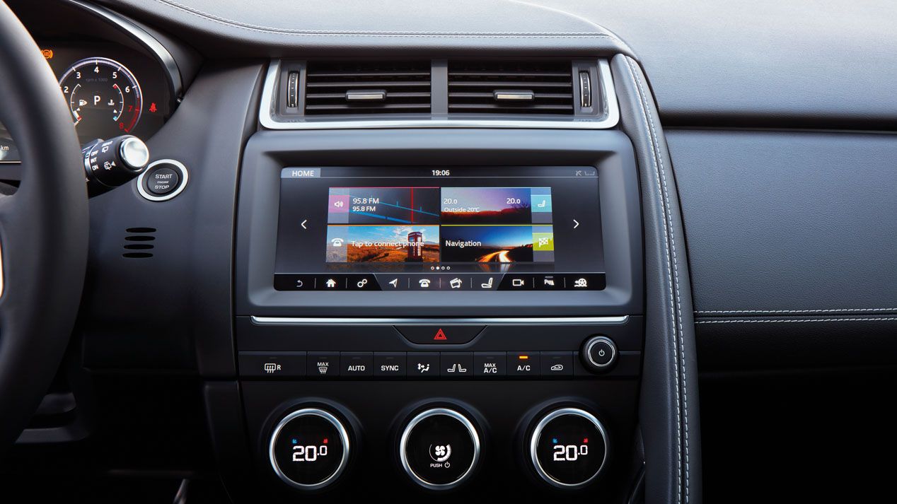 Jaguar E-Pace contra sus rivales BMW X1 y Mercedes GLA