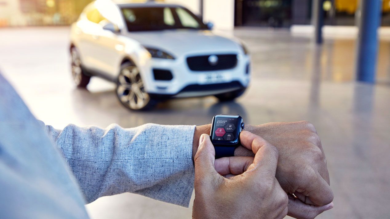 Jaguar E-Pace contra sus rivales BMW X1 y Mercedes GLA