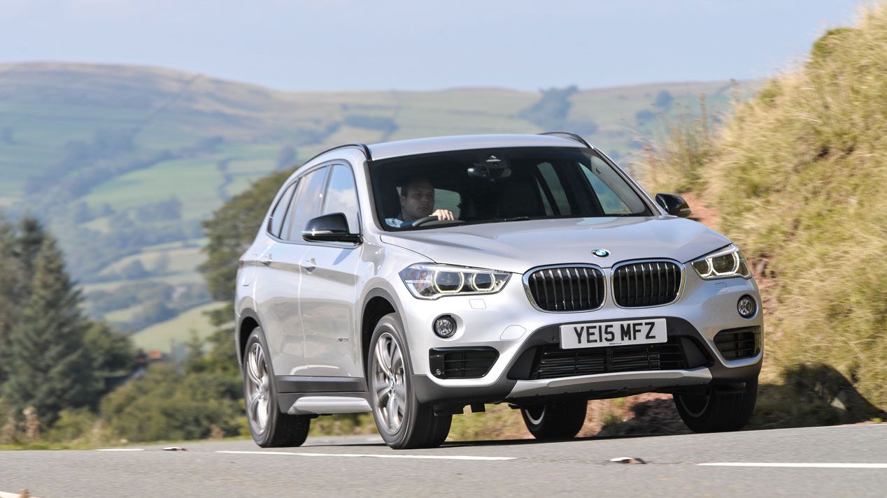 Jaguar E-Pace contra sus rivales BMW X1 y Mercedes GLA