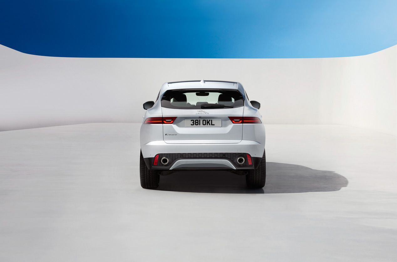 Jaguar E-Pace contra sus rivales BMW X1 y Mercedes GLA