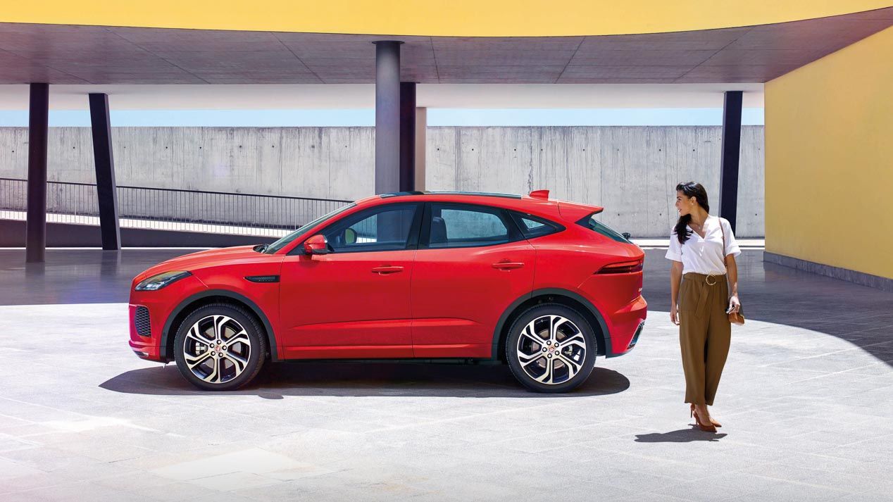 Jaguar E-Pace contra sus rivales BMW X1 y Mercedes GLA