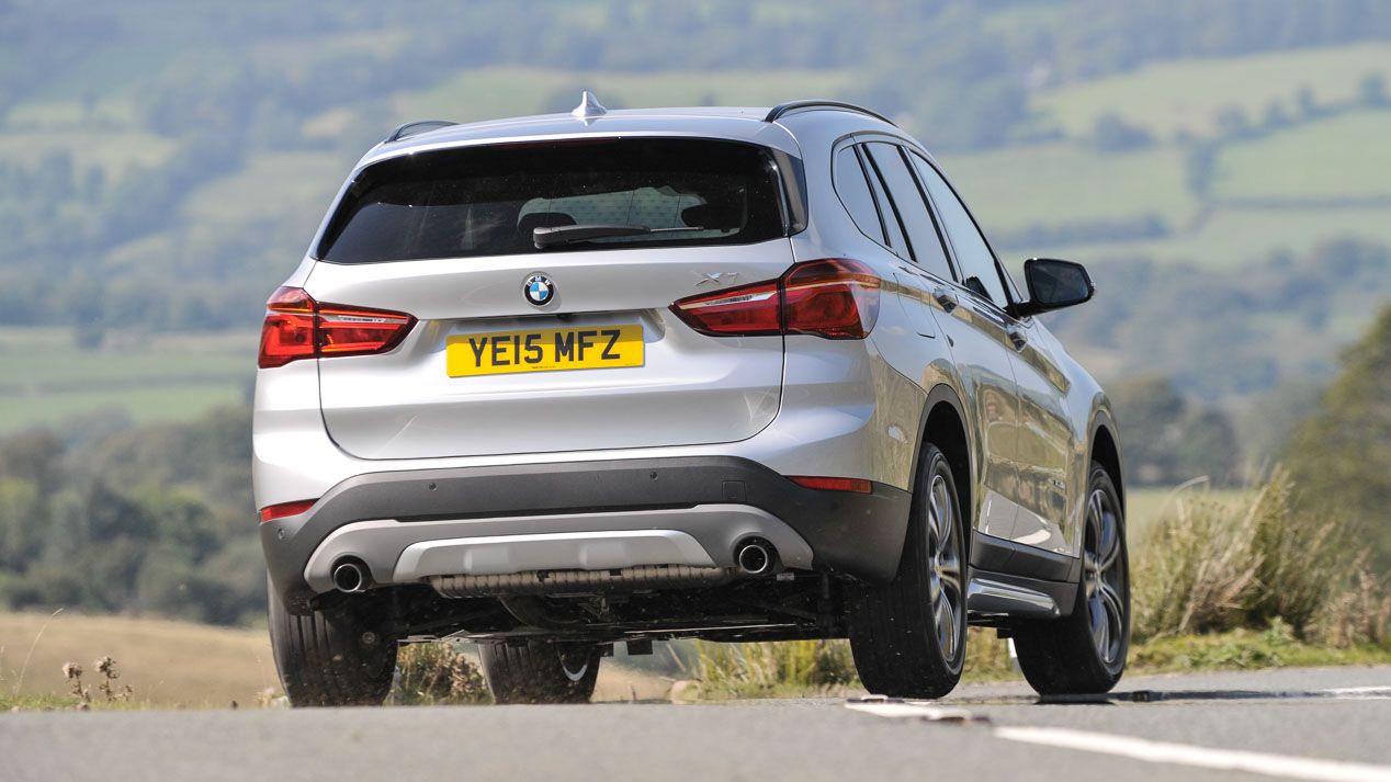Jaguar E-Pace contra sus rivales BMW X1 y Mercedes GLA