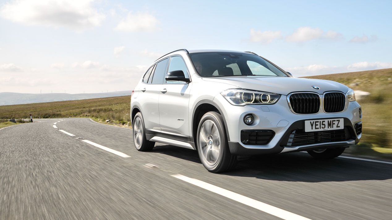 Jaguar E-Pace contra sus rivales BMW X1 y Mercedes GLA