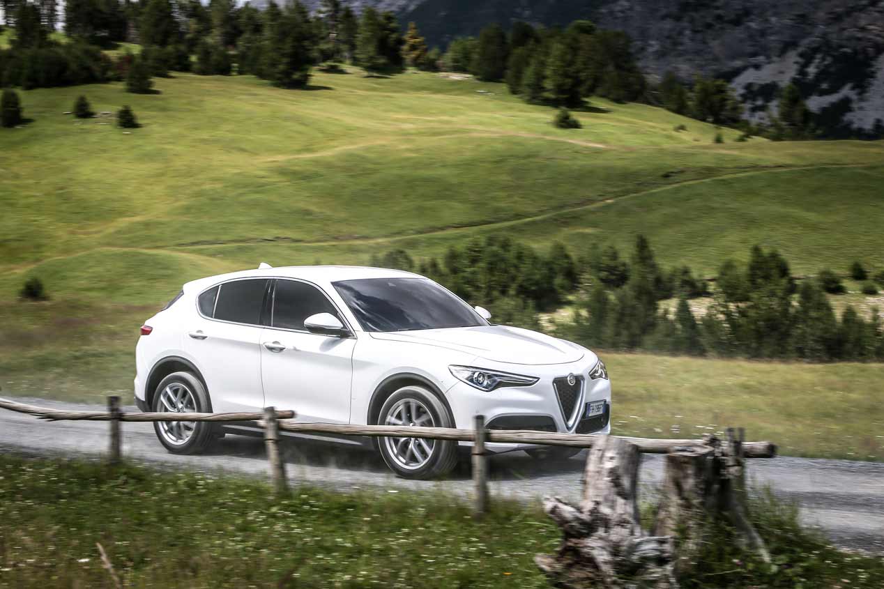 Alfa Romeo Stelvio 2.2D de 180 CV y 2.0 turbo de 200 CV