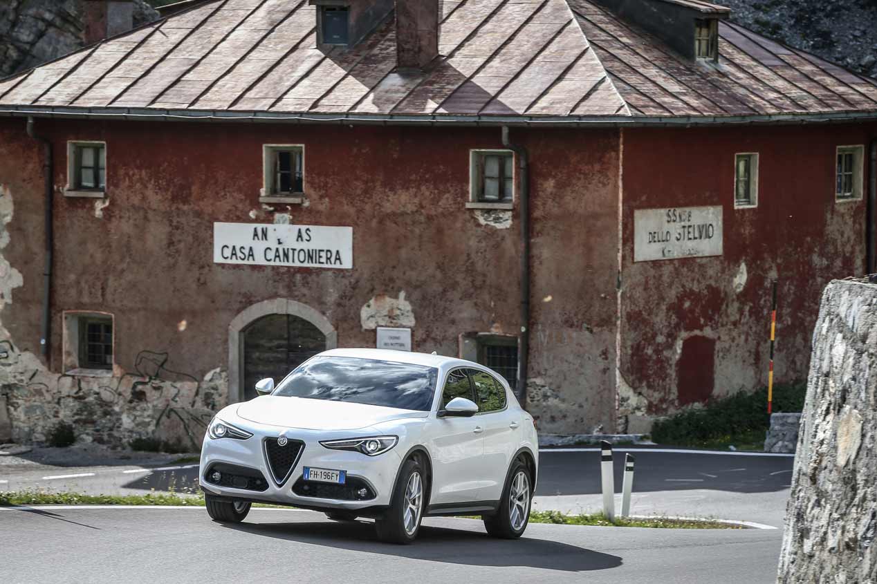 Alfa Romeo Stelvio 2.2D de 180 CV y 2.0 turbo de 200 CV