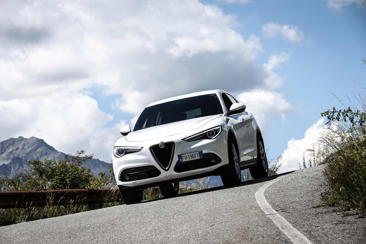 Alfa Romeo Stelvio 2.2D de 180 CV y 2.0 turbo de 200 CV