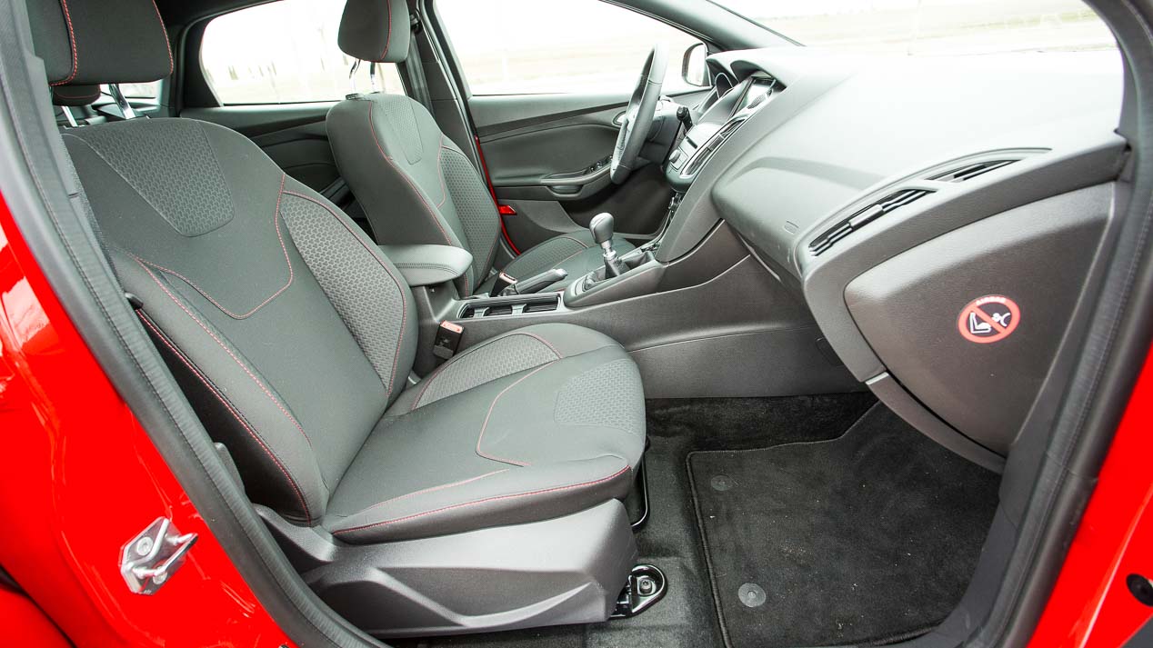Comparativa Ford Focus EcoBoost 125 frente a Mazda 3 Skyactiv-G 120