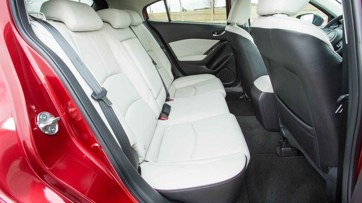 Comparativa Ford Focus EcoBoost 125 frente a Mazda 3 Skyactiv-G 120