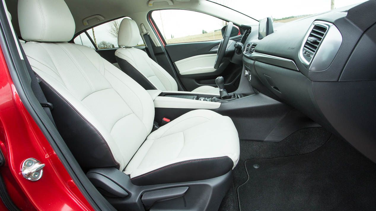 Comparativa Ford Focus EcoBoost 125 frente a Mazda 3 Skyactiv-G 120