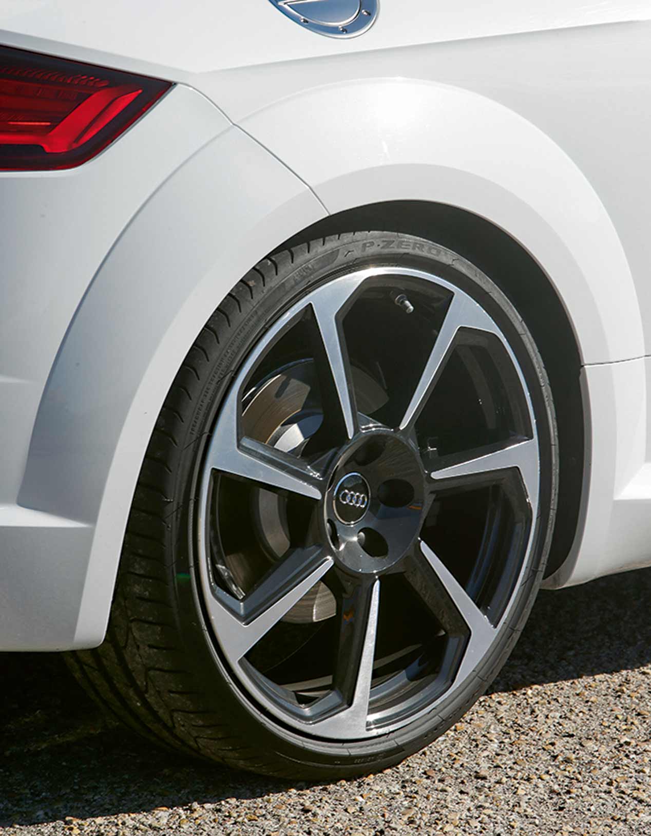 Audi TT RS vs Audi Sport Quattro, en fotos