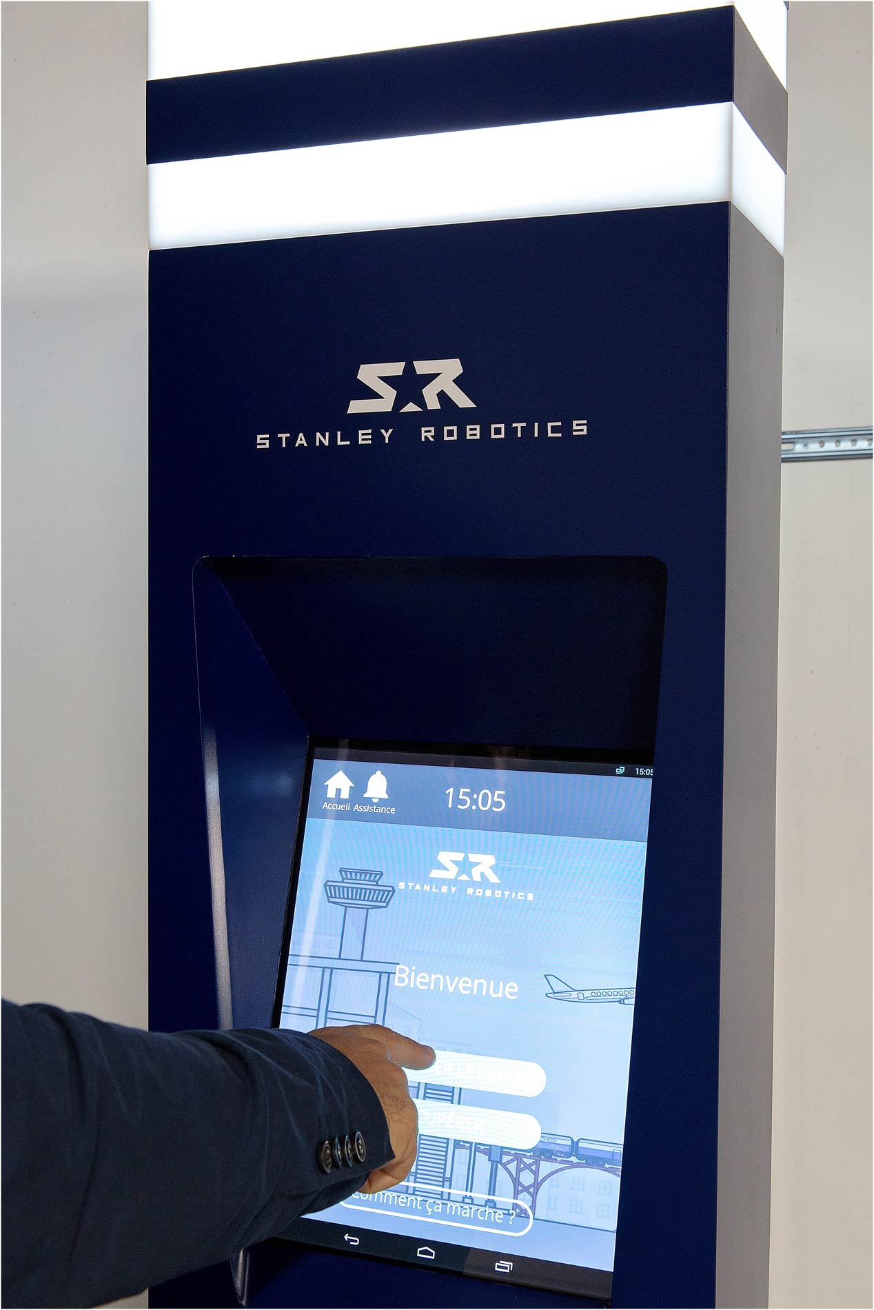 ¿Qué es más barato, aparcar dentro o fuera del aeropuerto?