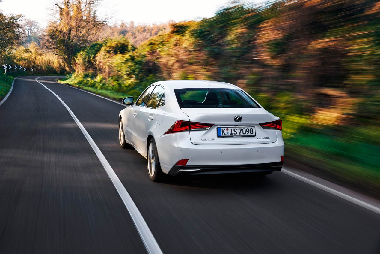 Lexus IS 300h: equilibrio, suavidad, eficiencia...