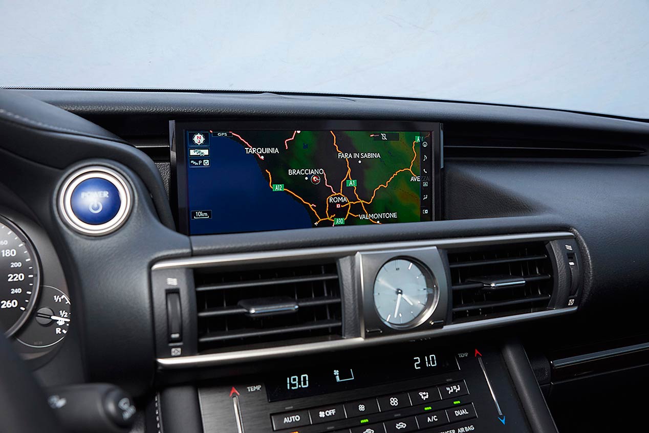 Lexus IS 300h: equilibrio, suavidad, eficiencia...