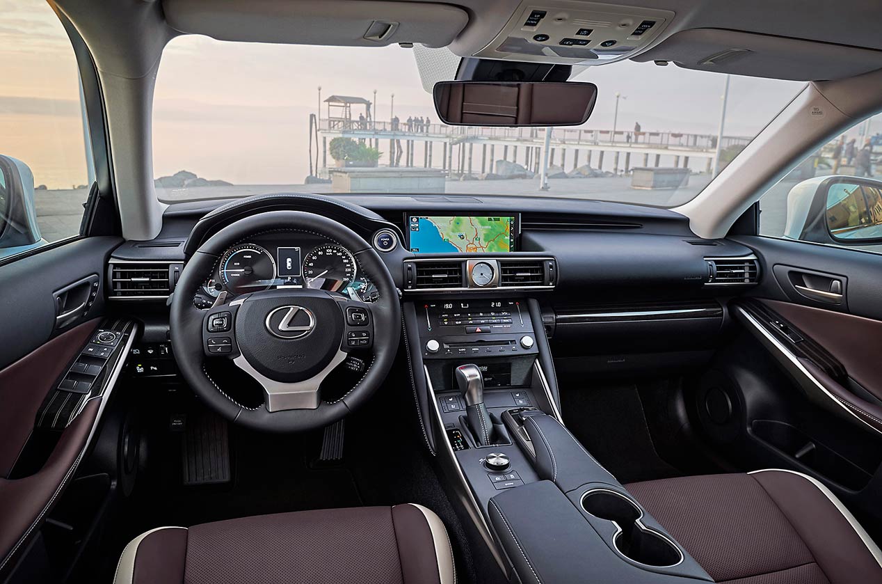 Lexus IS 300h: equilibrio, suavidad, eficiencia...