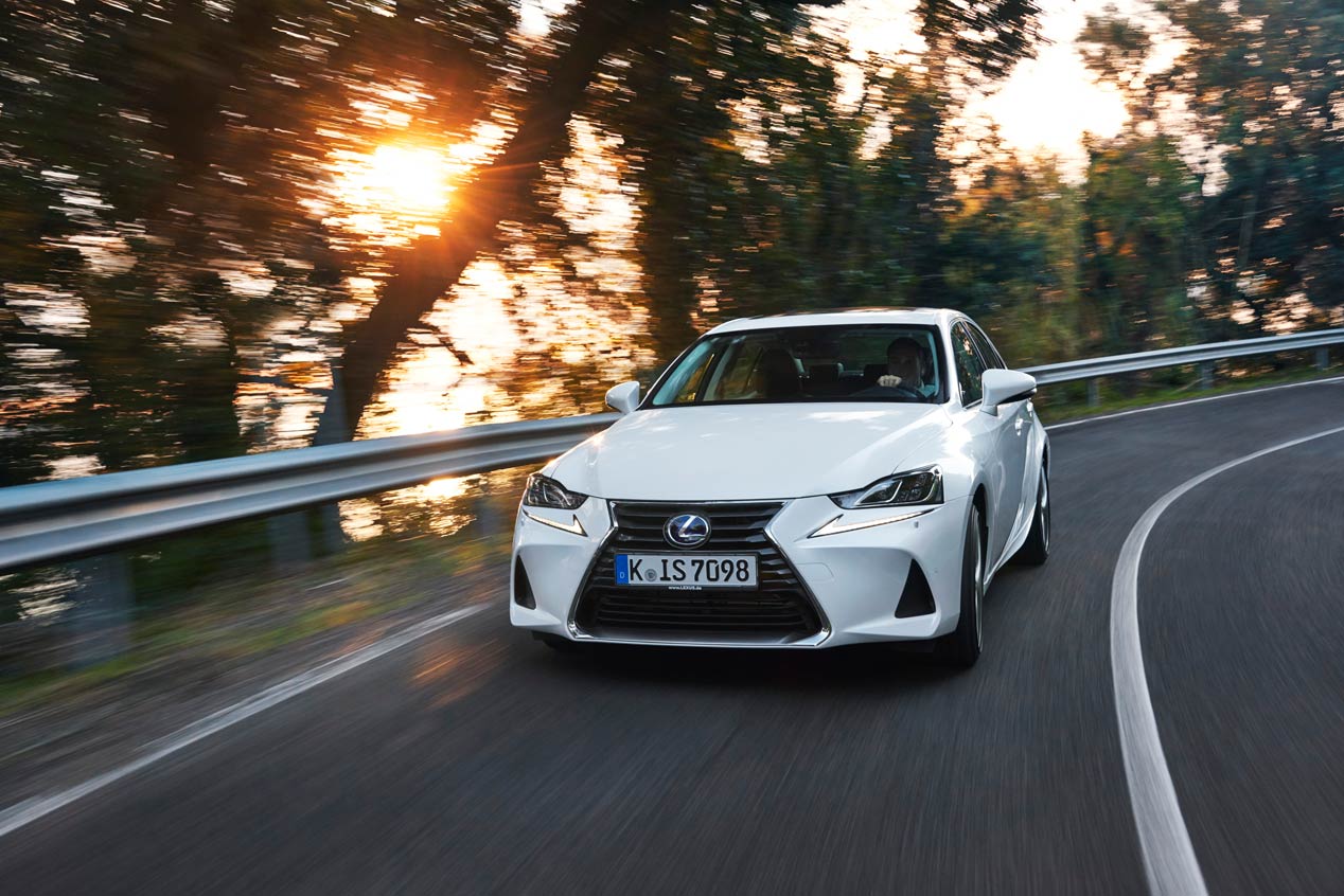 Lexus IS 300h: equilibrio, suavidad, eficiencia...