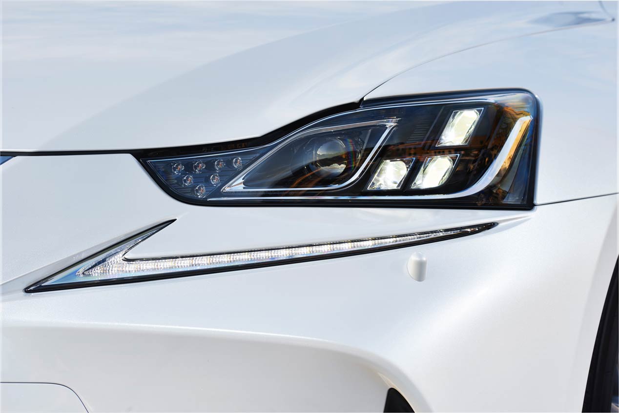 Lexus IS 300h: equilibrio, suavidad, eficiencia...