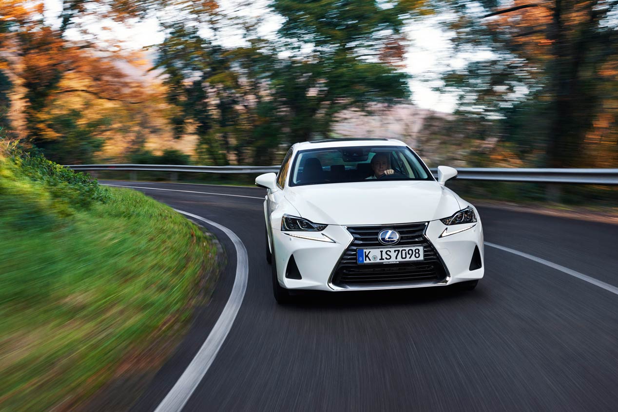Lexus IS 300h: equilibrio, suavidad, eficiencia...