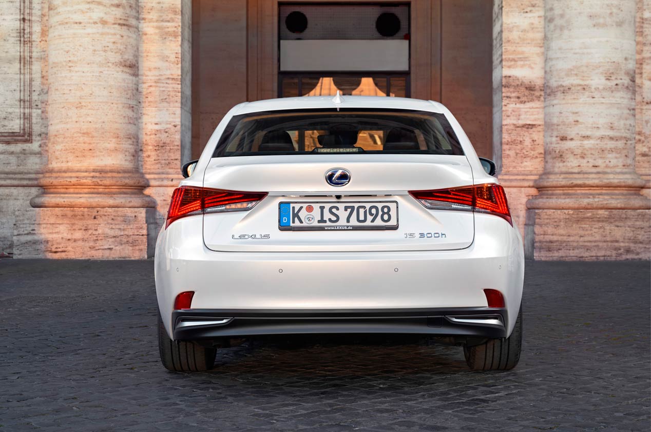 Lexus IS 300h: equilibrio, suavidad, eficiencia...