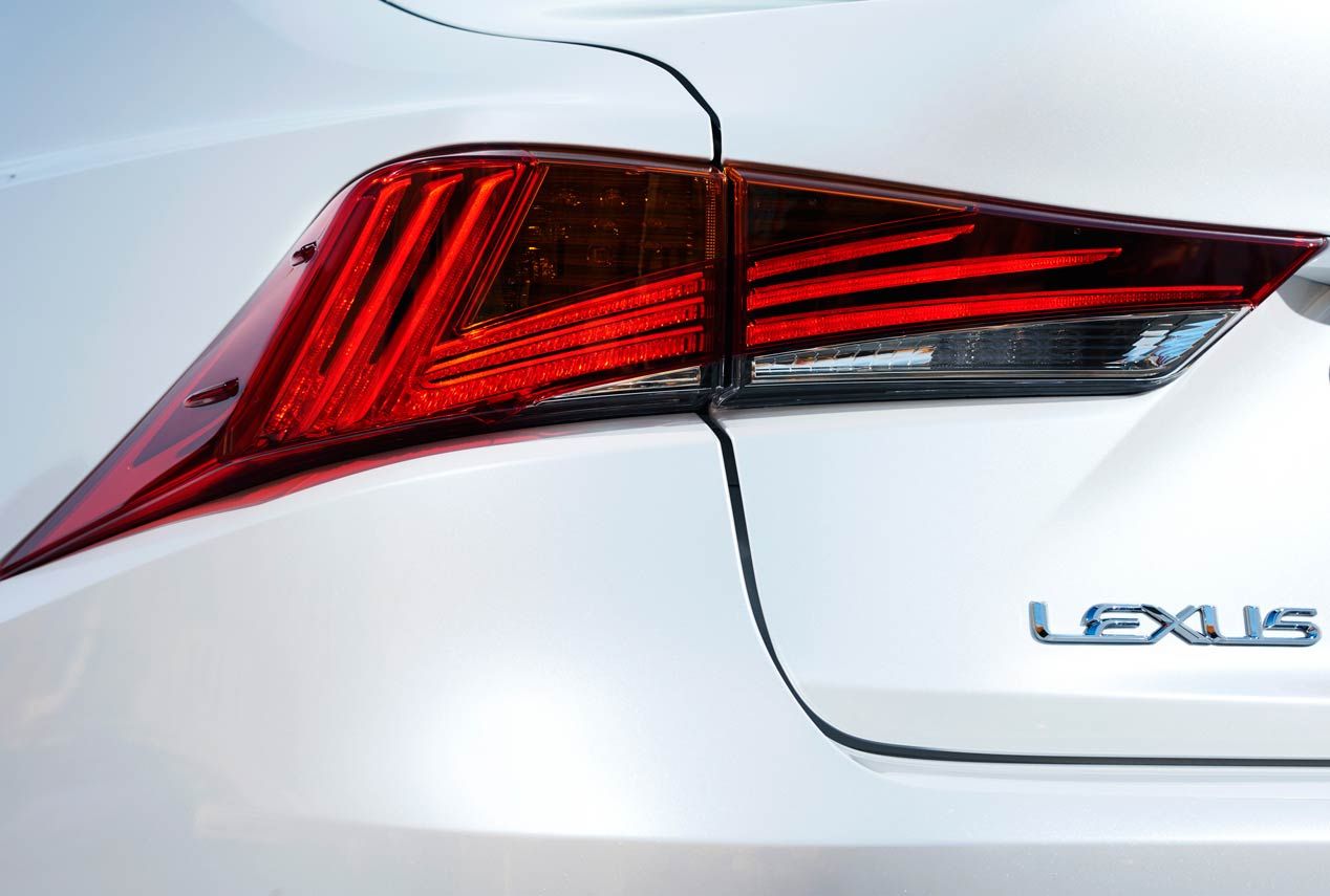 Lexus IS 300h: equilibrio, suavidad, eficiencia...