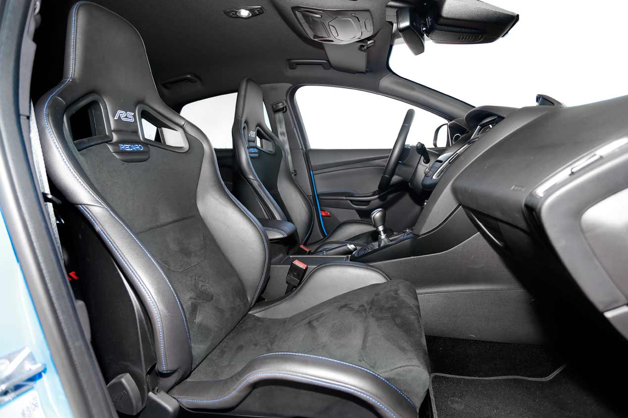 Duelo de compactos deportivos: Ford Focus RS vs Seat León Cupra