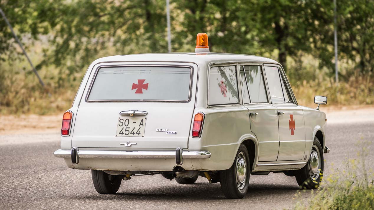 Seat 124 Ambulancia: probamos un coche histórico