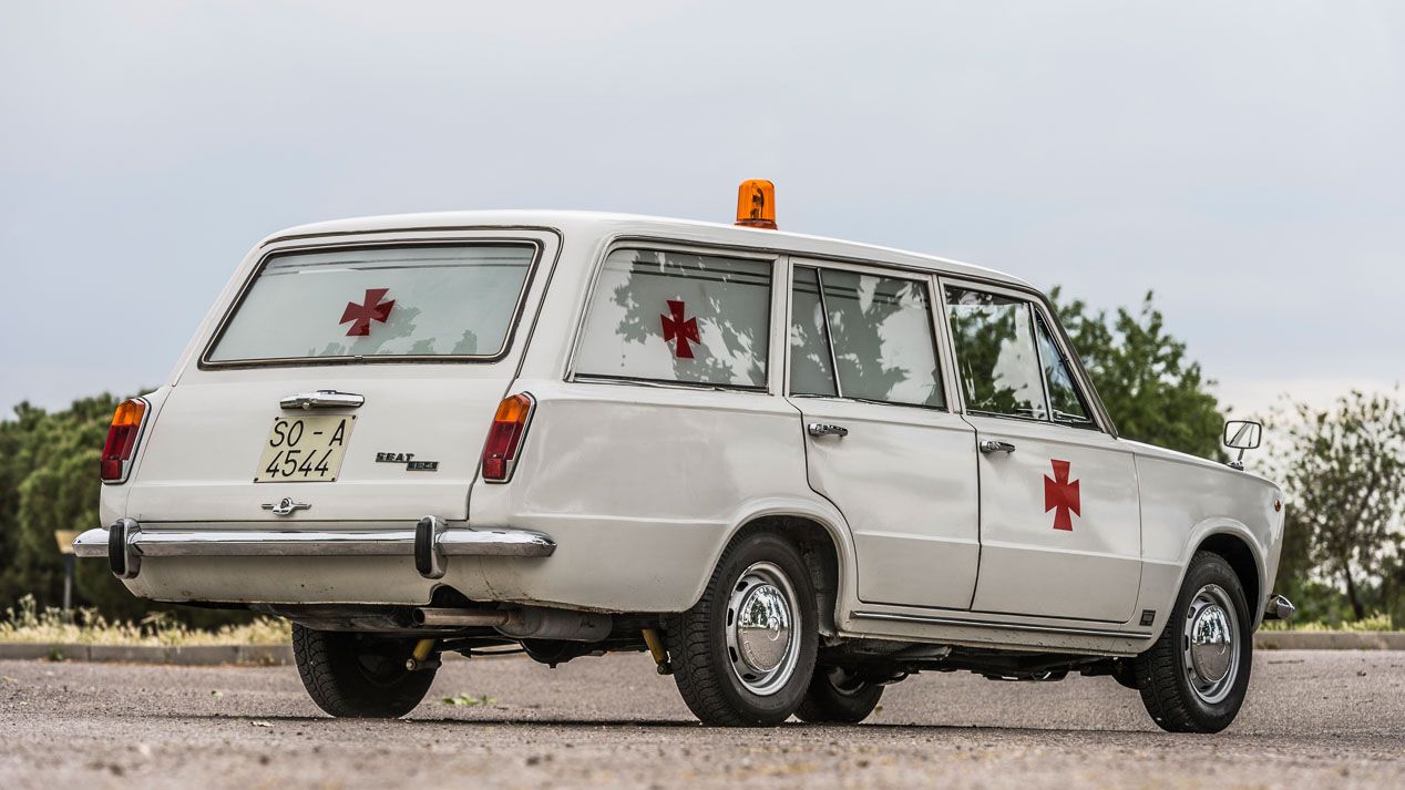 Seat 124 Ambulancia: probamos un coche histórico