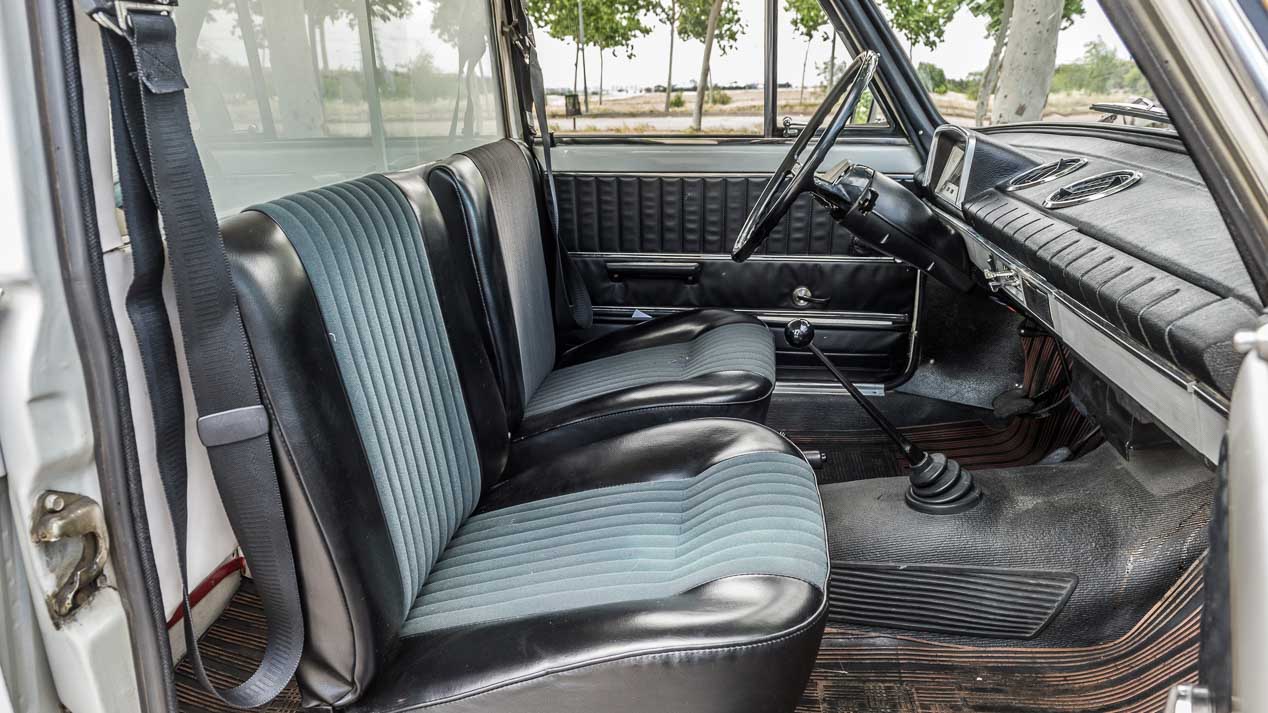 Seat 124 Ambulancia: probamos un coche histórico