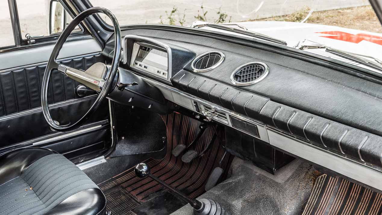 Seat 124 Ambulancia: probamos un coche histórico