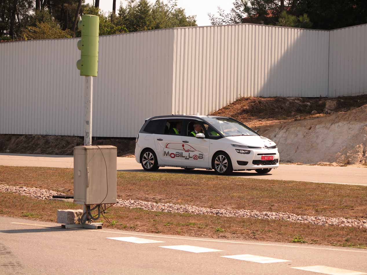 Así viene a buscarte el prototipo autónomo Citroën C4 Picasso de conducción autónoma