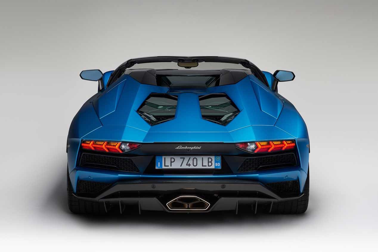 Lamborghini Aventador S Roadster, sus mejores imágenes