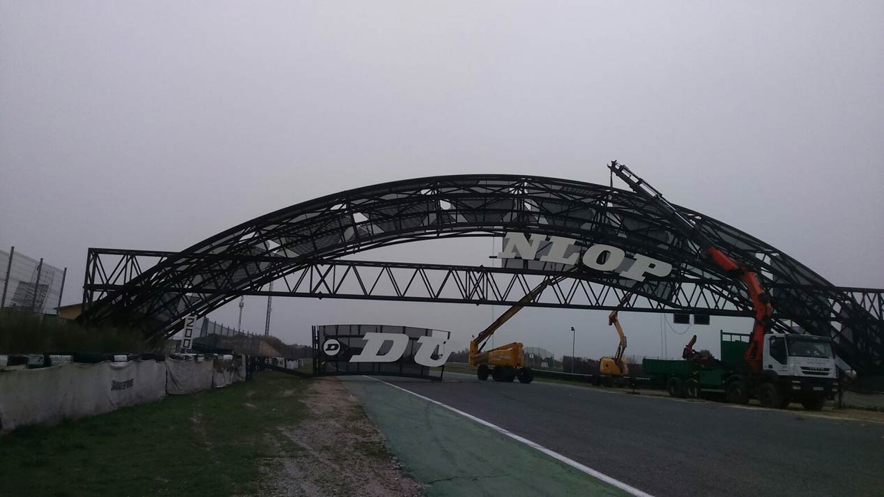 Así luce el nuevo puente Dunlop del Circuito del Jarama