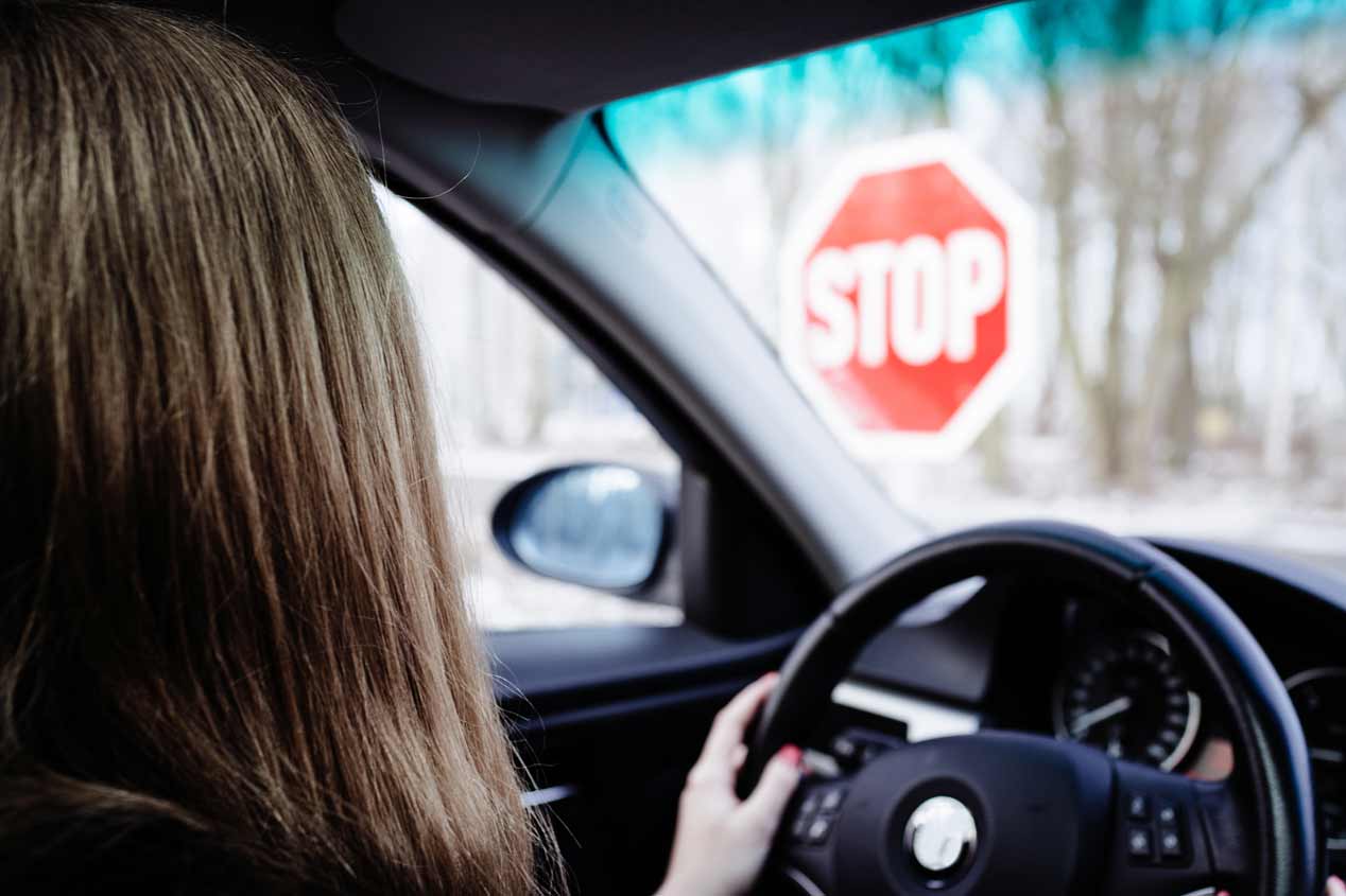 Mujeres frente a hombres conductores: ¿quiénes tienen menos accidentes?
