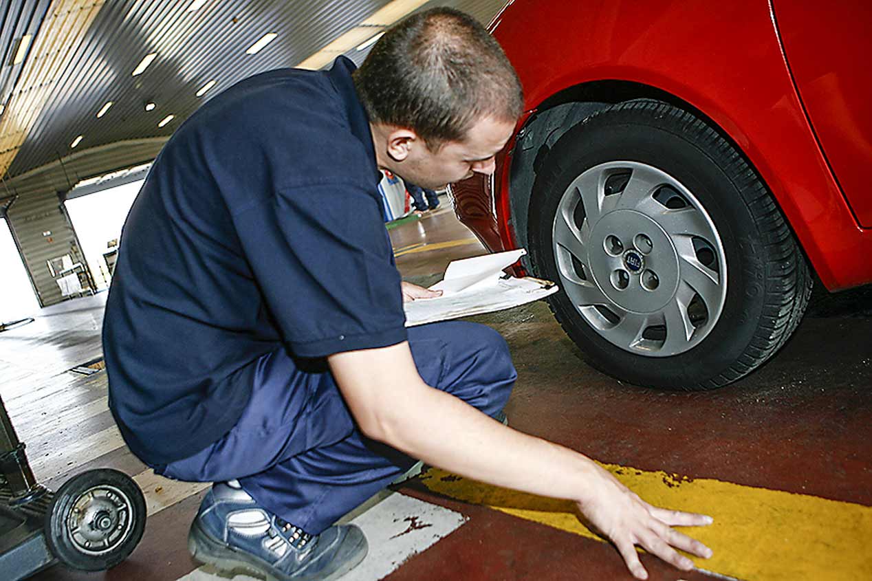 Mujeres frente a hombres conductores: ¿quiénes tienen menos accidentes?