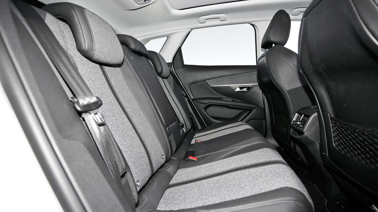 Duelo SUV: Nissan Qashqai 1.2 DIG-T X-TRONIC & Peugeot 3008 1.2 Puretech