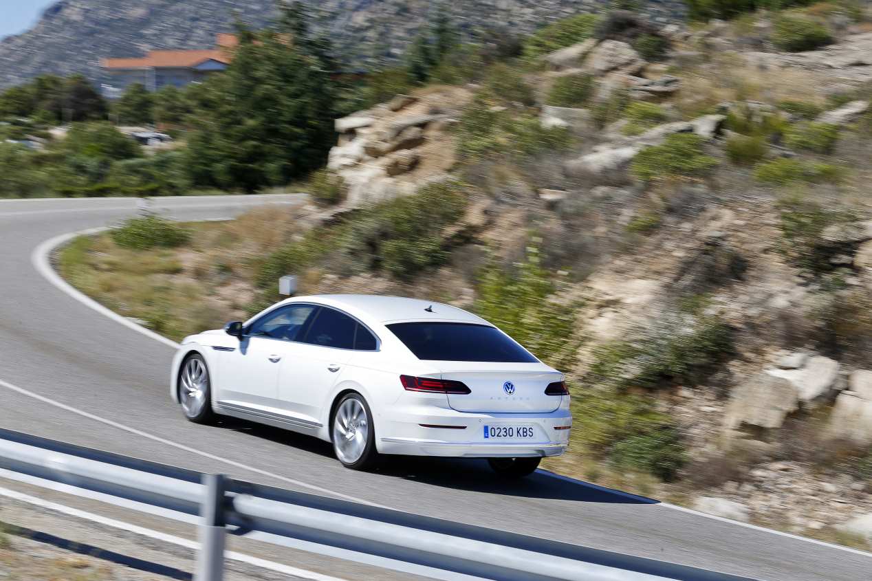 VW Arteon 2.0 TDI DSG: superprueba y mediciones