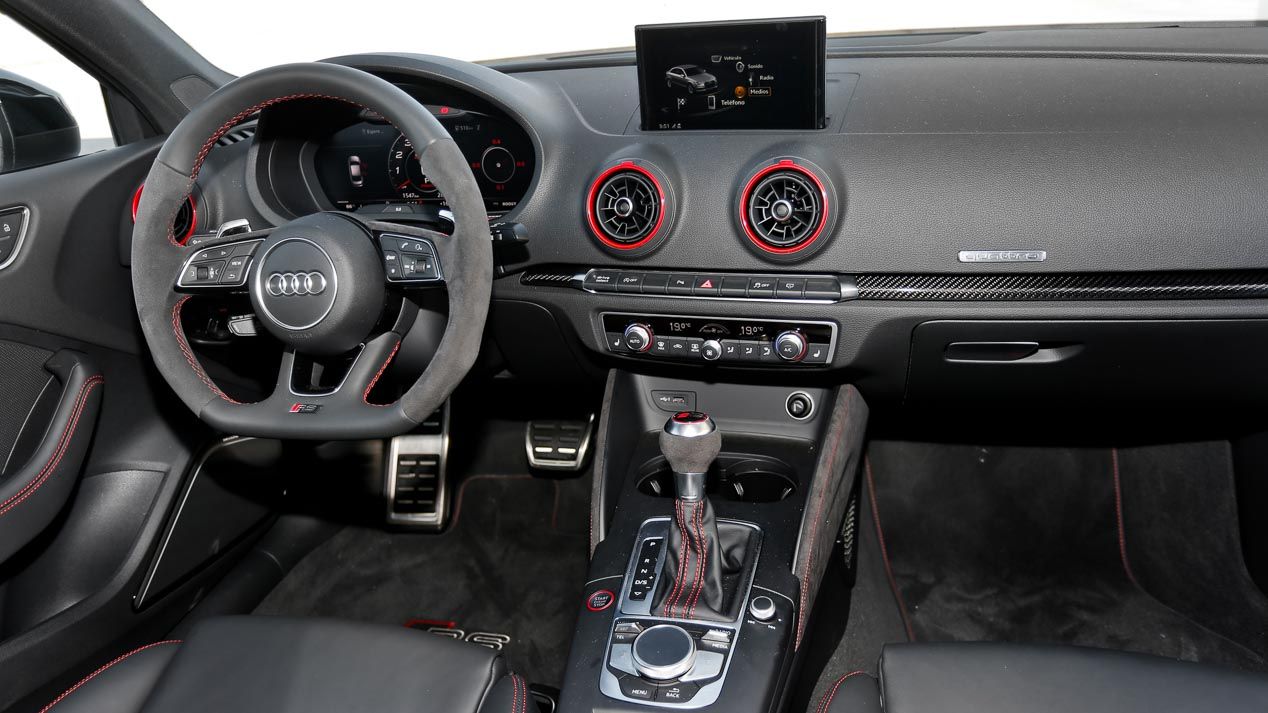 Prueba: Audi RS3 Sedán, un cohete deportivo