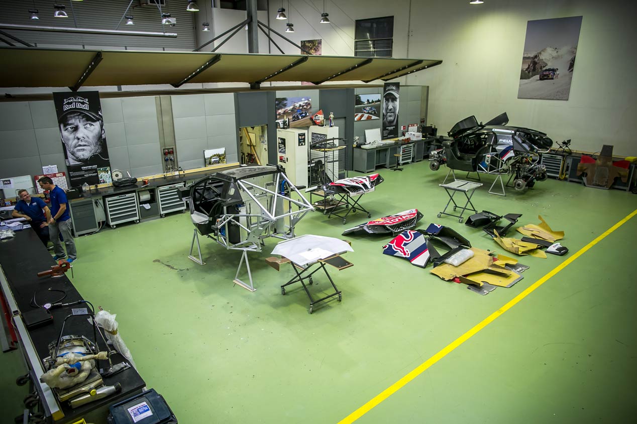 Una mirada al próximo Dakar con Carlos Sainz y Peugeot